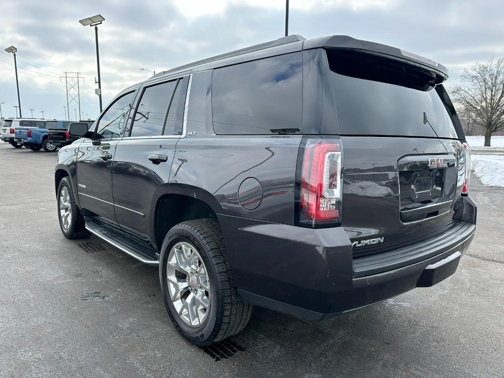 GMC Yukon Vehicle Full-screen Gallery Image 07