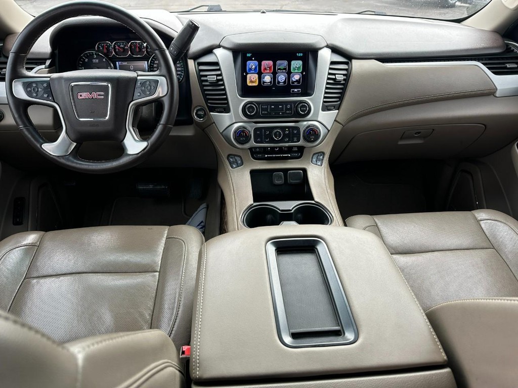GMC Yukon Vehicle Full-screen Gallery Image 13