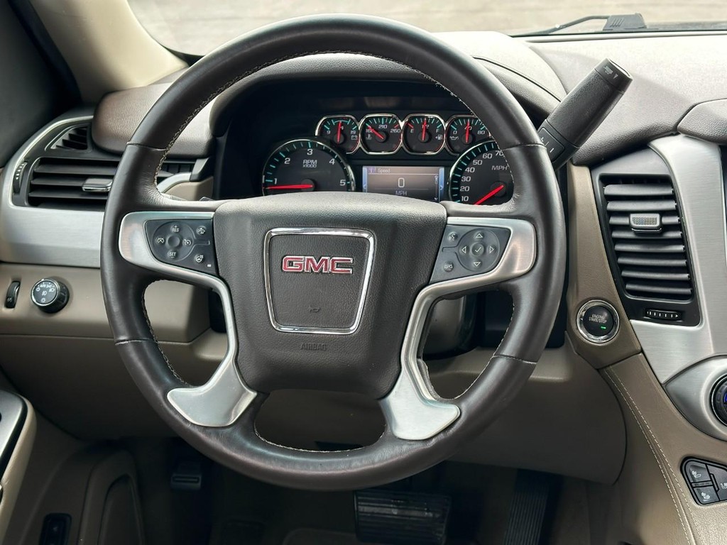 GMC Yukon Vehicle Full-screen Gallery Image 14