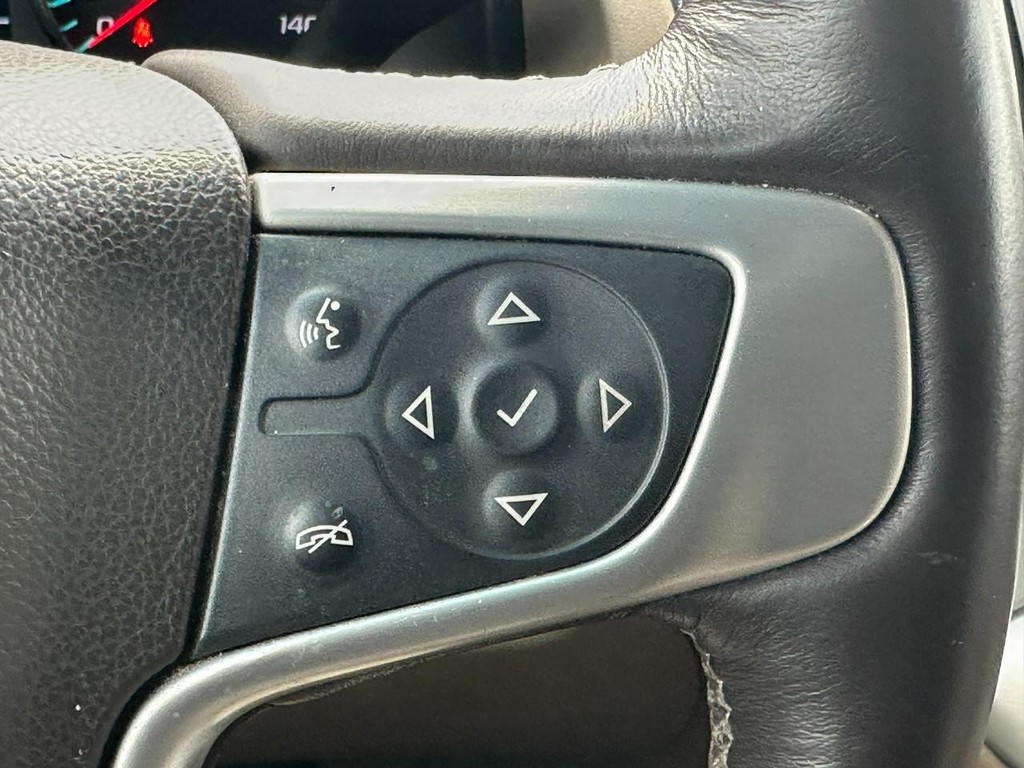 GMC Yukon Vehicle Full-screen Gallery Image 22