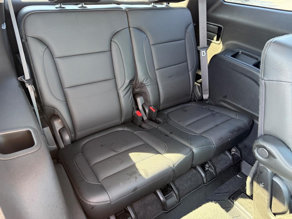 GMC Acadia Vehicle Full-screen Gallery Image 10