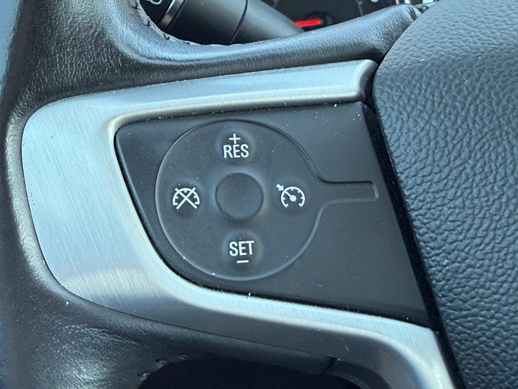 GMC Acadia Vehicle Full-screen Gallery Image 15