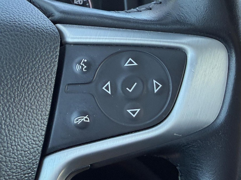 GMC Acadia Vehicle Full-screen Gallery Image 16