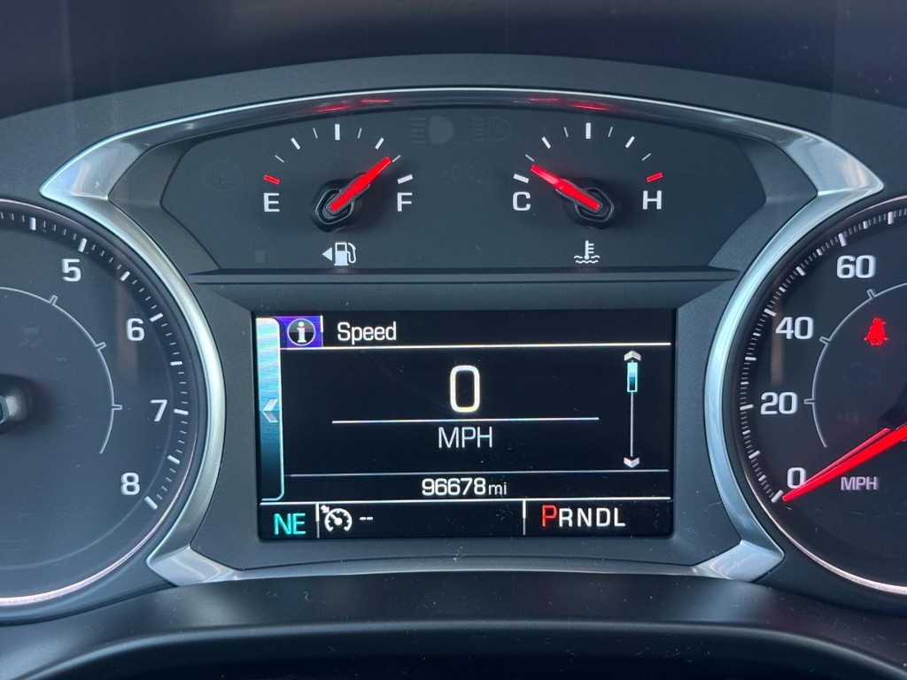 GMC Acadia Vehicle Full-screen Gallery Image 24