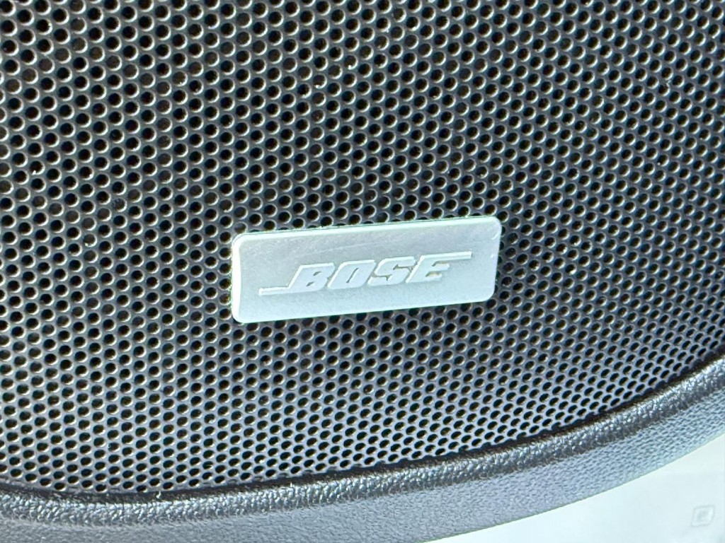 GMC Acadia Vehicle Full-screen Gallery Image 26