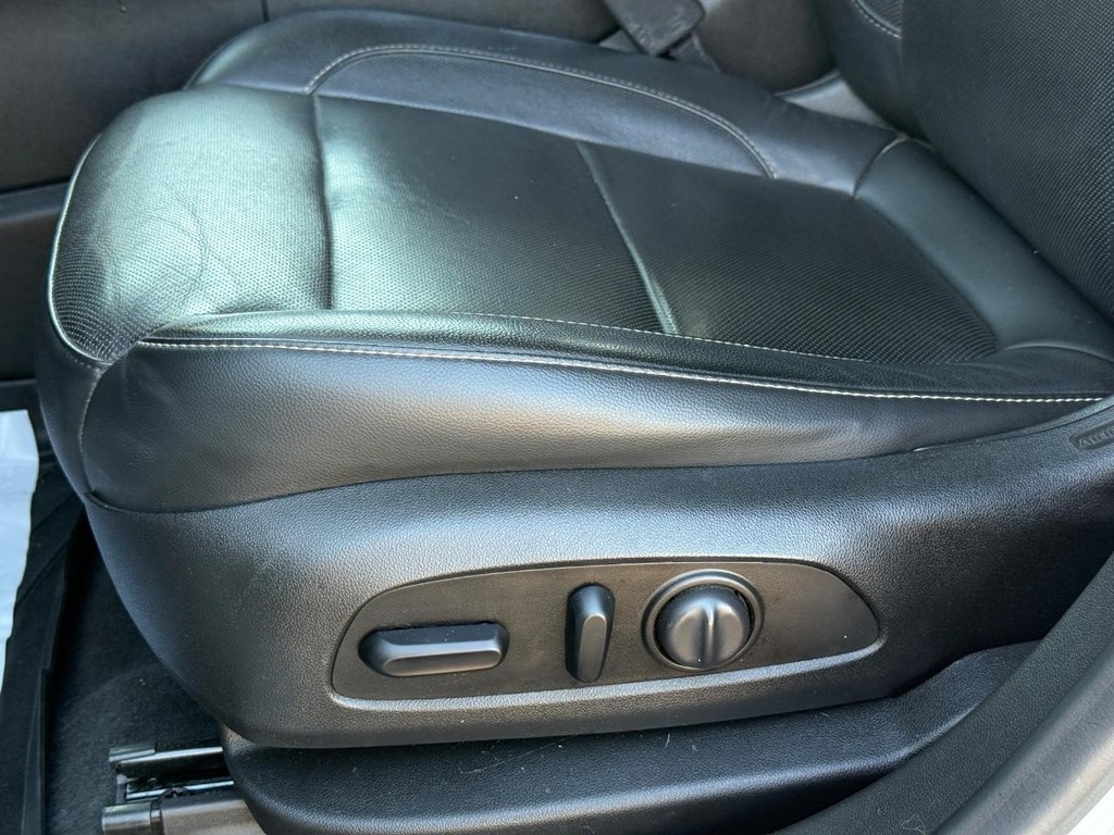 GMC Acadia Vehicle Full-screen Gallery Image 27