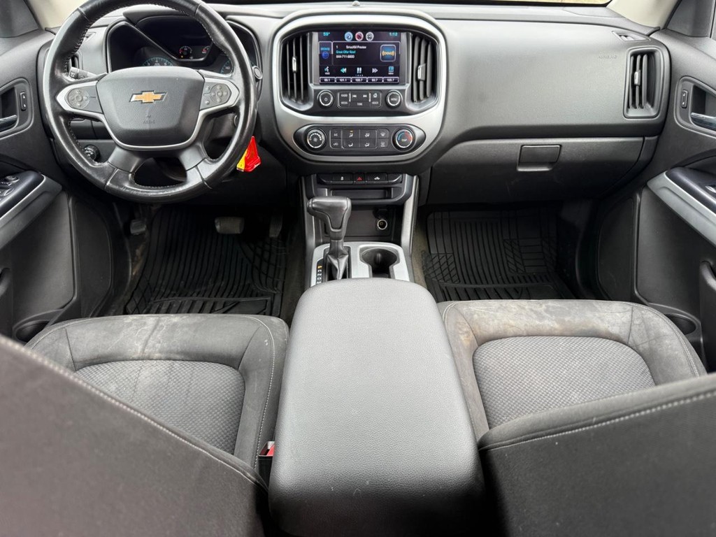 Chevrolet Colorado Vehicle Full-screen Gallery Image 11