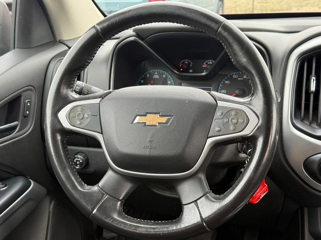 Chevrolet Colorado Vehicle Full-screen Gallery Image 12