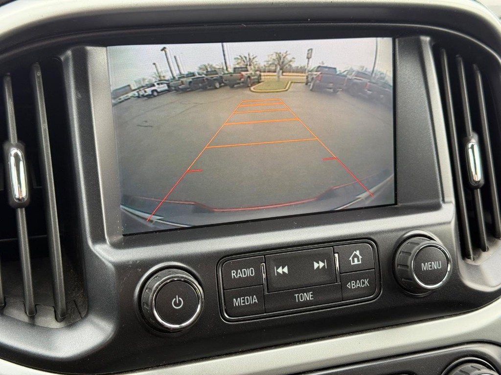 Chevrolet Colorado Vehicle Full-screen Gallery Image 16