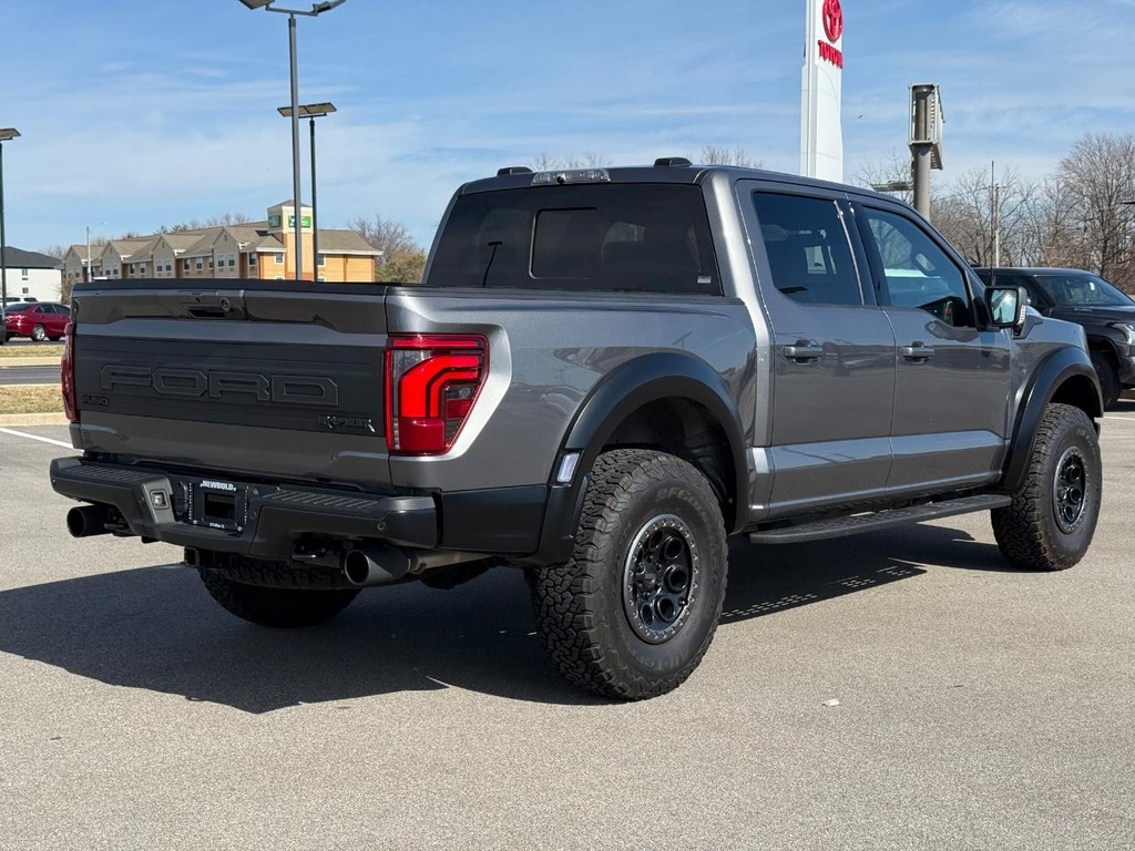 Ford F-150 Vehicle Full-screen Gallery Image 03