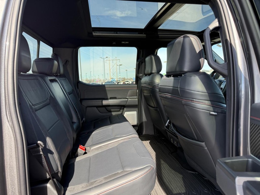 Ford F-150 Vehicle Full-screen Gallery Image 10