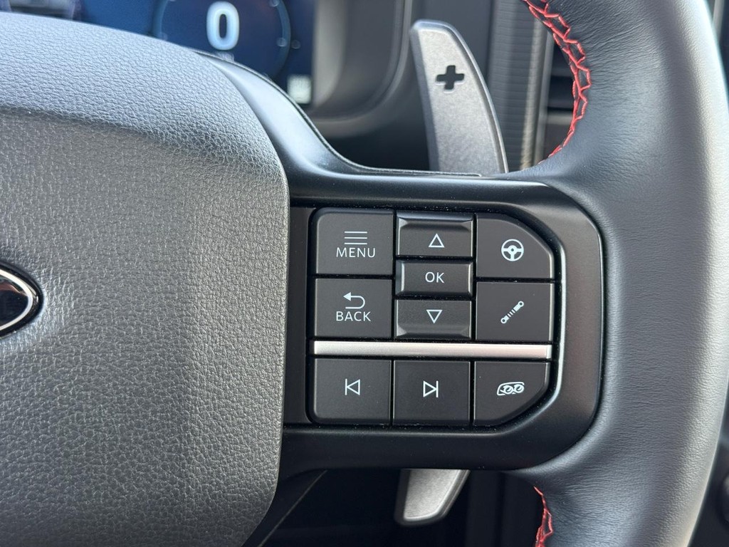 Ford F-150 Vehicle Full-screen Gallery Image 16