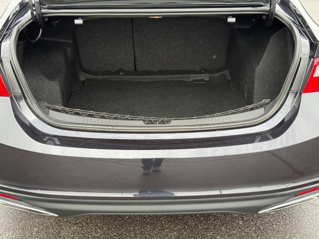 Chevrolet Malibu Vehicle Full-screen Gallery Image 06