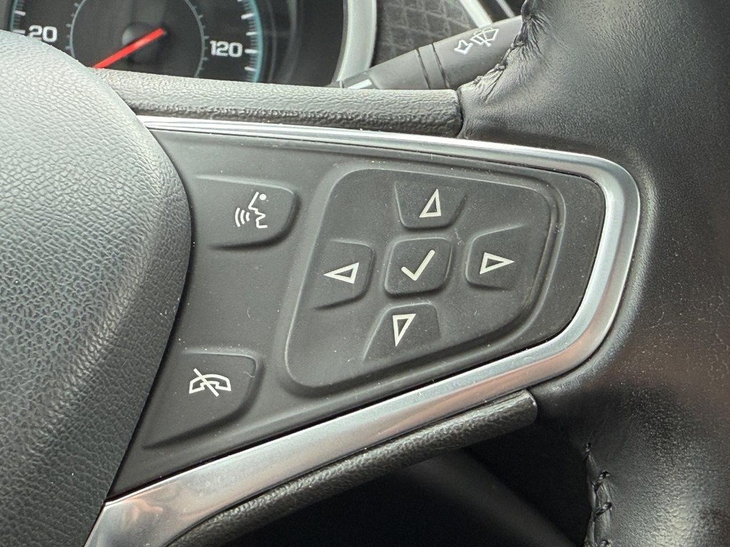 Chevrolet Malibu Vehicle Full-screen Gallery Image 14