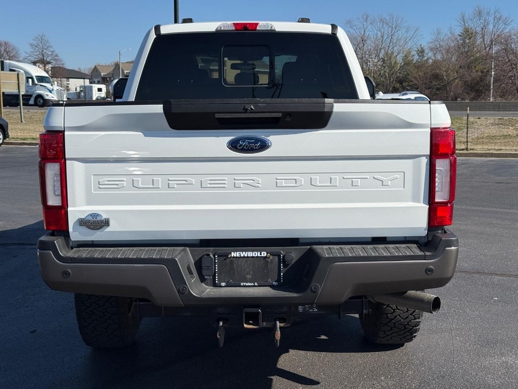 Ford Super Duty F-250 SRW Vehicle Full-screen Gallery Image 04