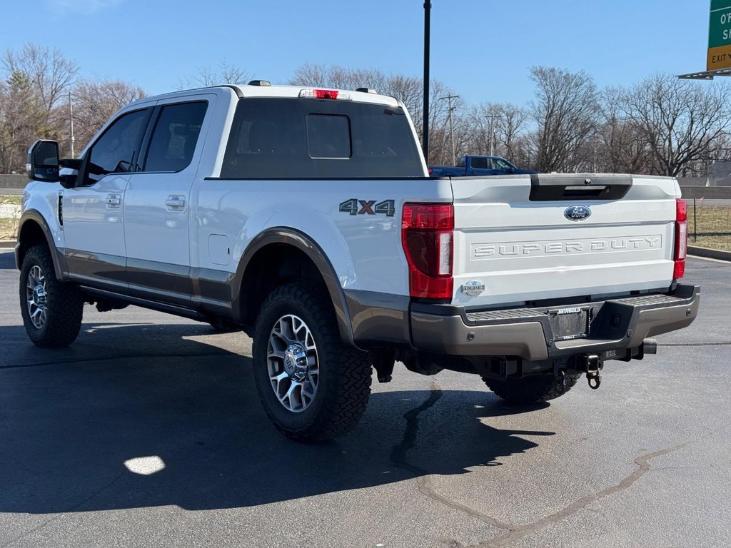 Ford Super Duty F-250 SRW Vehicle Full-screen Gallery Image 05