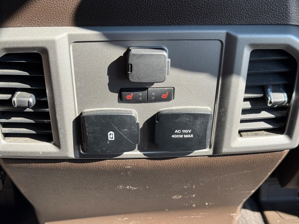 Ford Super Duty F-250 SRW Vehicle Full-screen Gallery Image 13