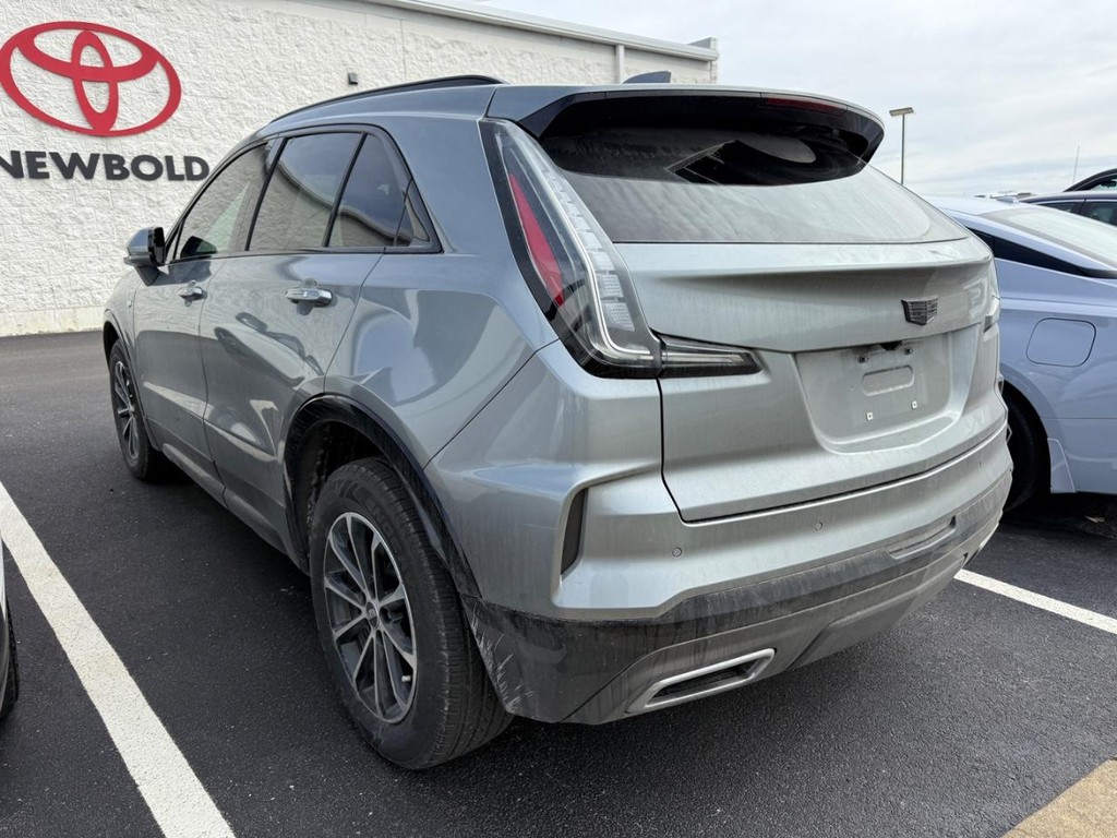 Cadillac XT4 Vehicle Full-screen Gallery Image 03