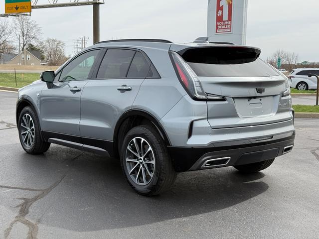 Cadillac XT4 Vehicle Full-screen Gallery Image 05