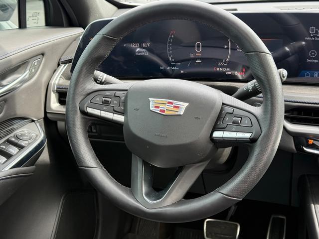 Cadillac XT4 Vehicle Full-screen Gallery Image 14
