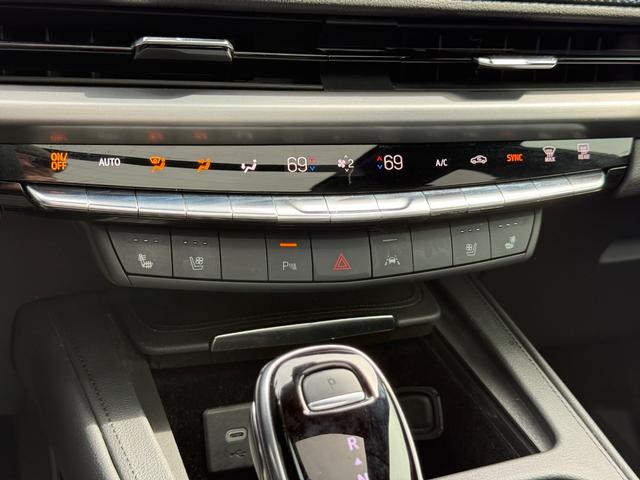 Cadillac XT4 Vehicle Full-screen Gallery Image 19