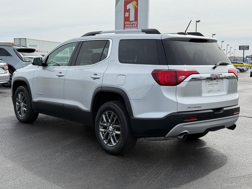 GMC Acadia Vehicle Full-screen Gallery Image 05