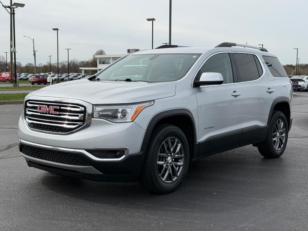 GMC Acadia Vehicle Full-screen Gallery Image 08