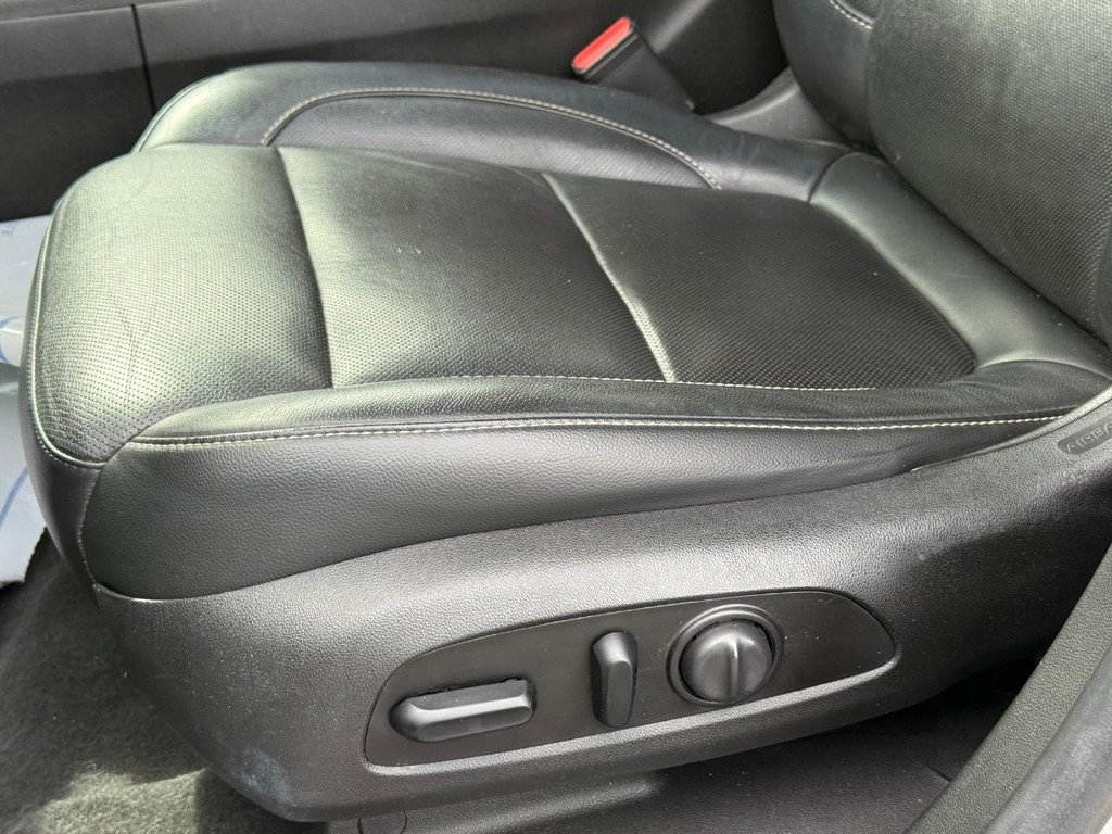 GMC Acadia Vehicle Full-screen Gallery Image 26