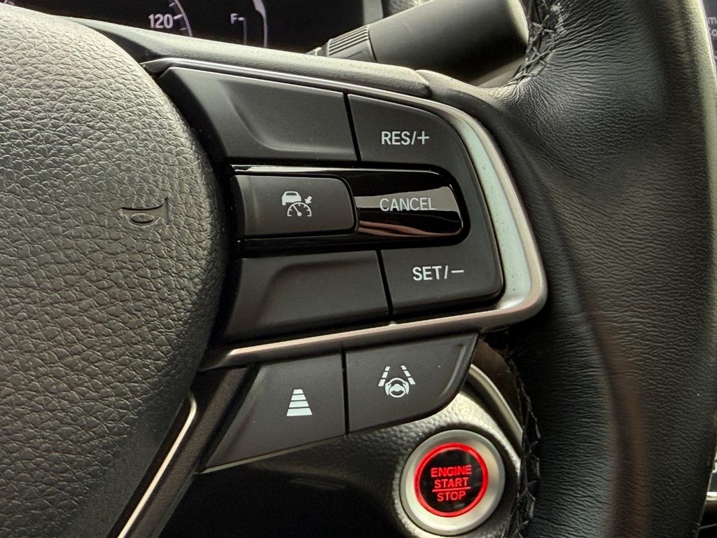 Honda Accord Sedan Vehicle Full-screen Gallery Image 15