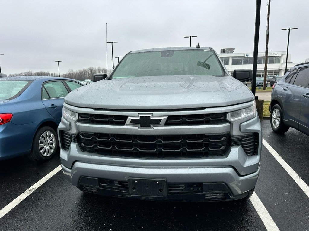 Chevrolet Silverado 1500 Vehicle Full-screen Gallery Image 02