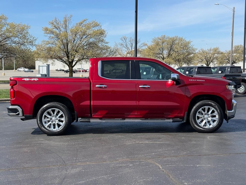 Chevrolet Silverado 1500 Vehicle Full-screen Gallery Image 02