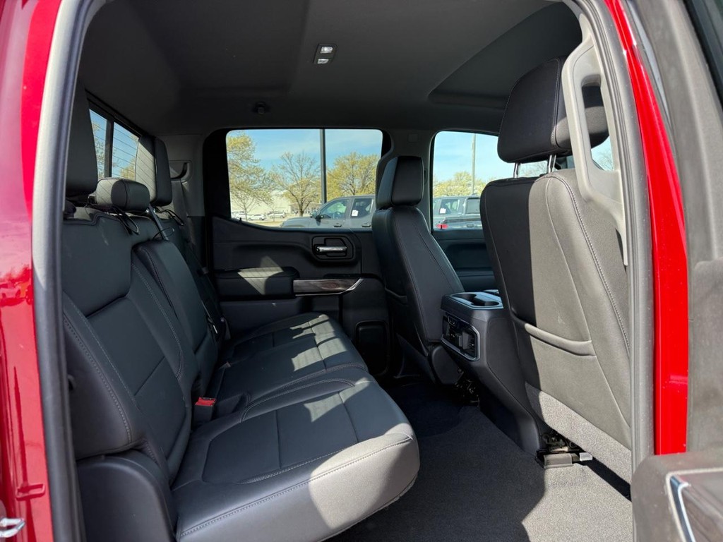 Chevrolet Silverado 1500 Vehicle Full-screen Gallery Image 10