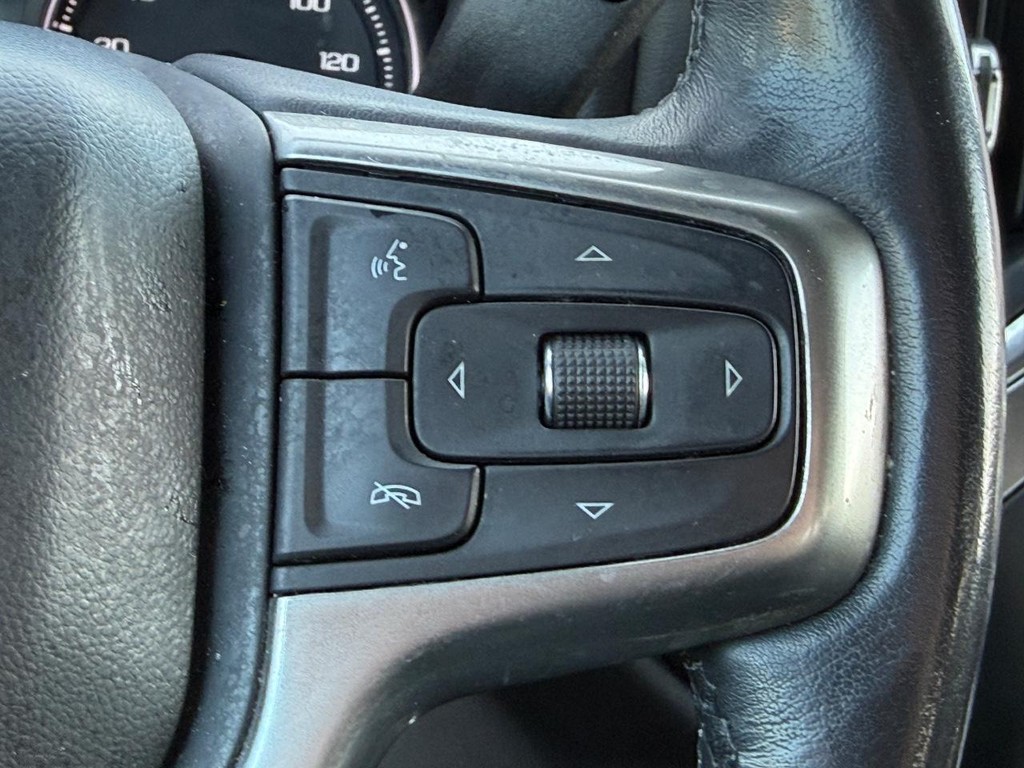 Chevrolet Silverado 1500 Vehicle Full-screen Gallery Image 15