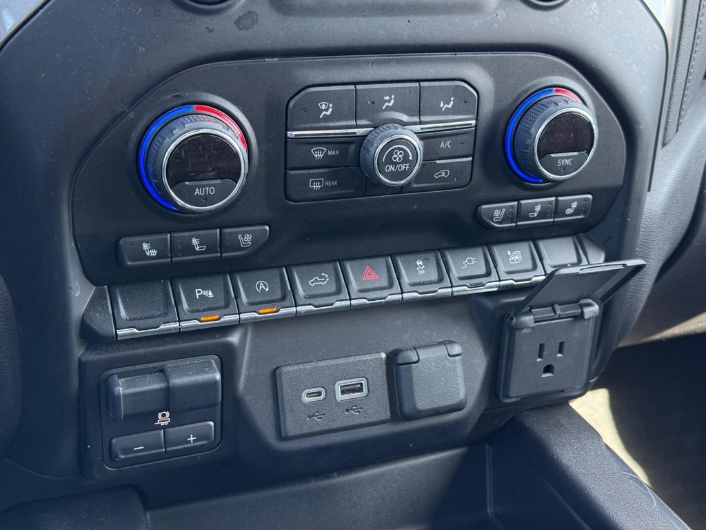 Chevrolet Silverado 1500 Vehicle Full-screen Gallery Image 17