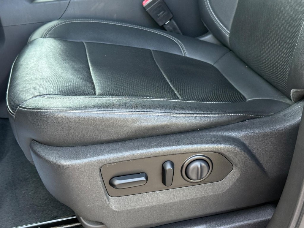 Chevrolet Silverado 1500 Vehicle Full-screen Gallery Image 23