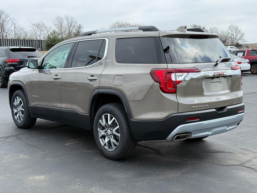 GMC Acadia Vehicle Full-screen Gallery Image 05