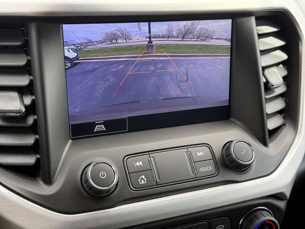 GMC Acadia Vehicle Full-screen Gallery Image 18