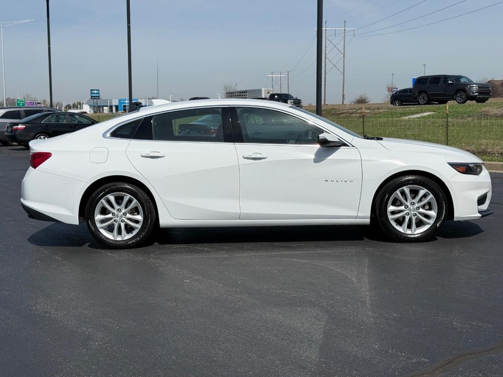 Chevrolet Malibu Vehicle Full-screen Gallery Image 02