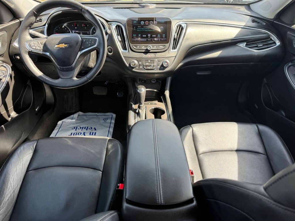 Chevrolet Malibu Vehicle Full-screen Gallery Image 11