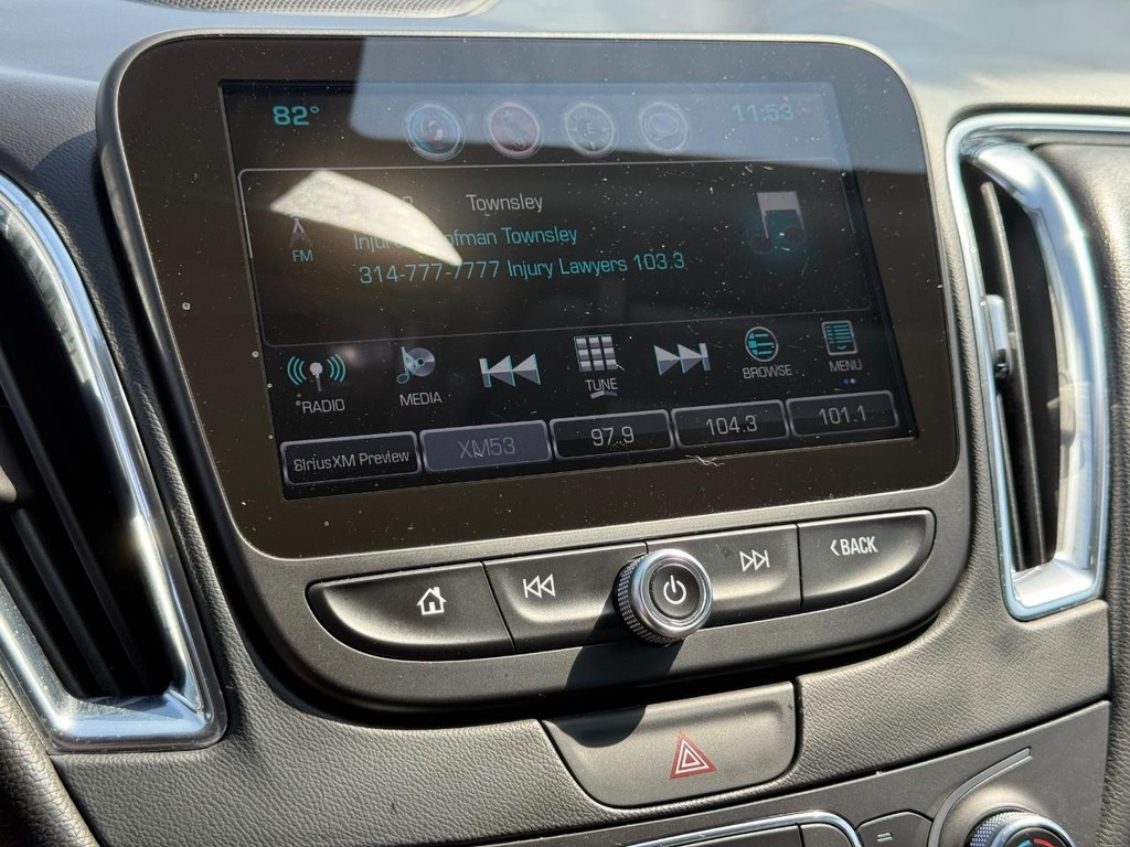 Chevrolet Malibu Vehicle Full-screen Gallery Image 14