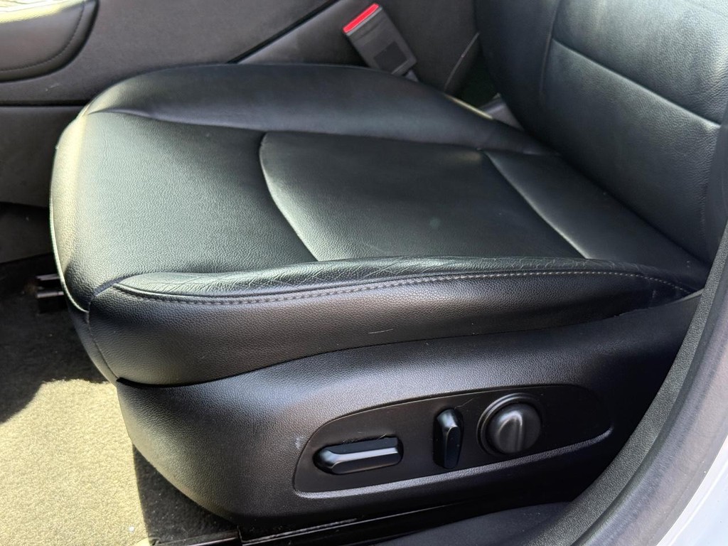 Chevrolet Malibu Vehicle Full-screen Gallery Image 22