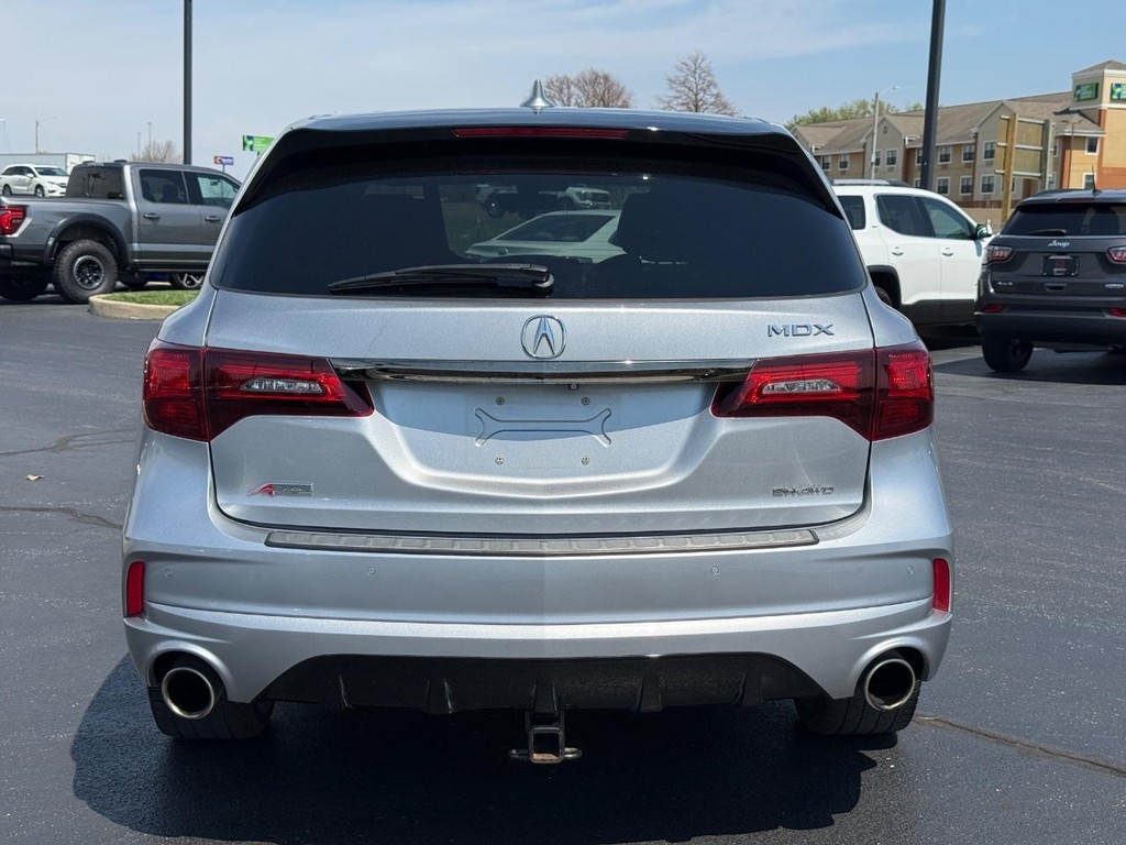 Acura MDX Vehicle Full-screen Gallery Image 04