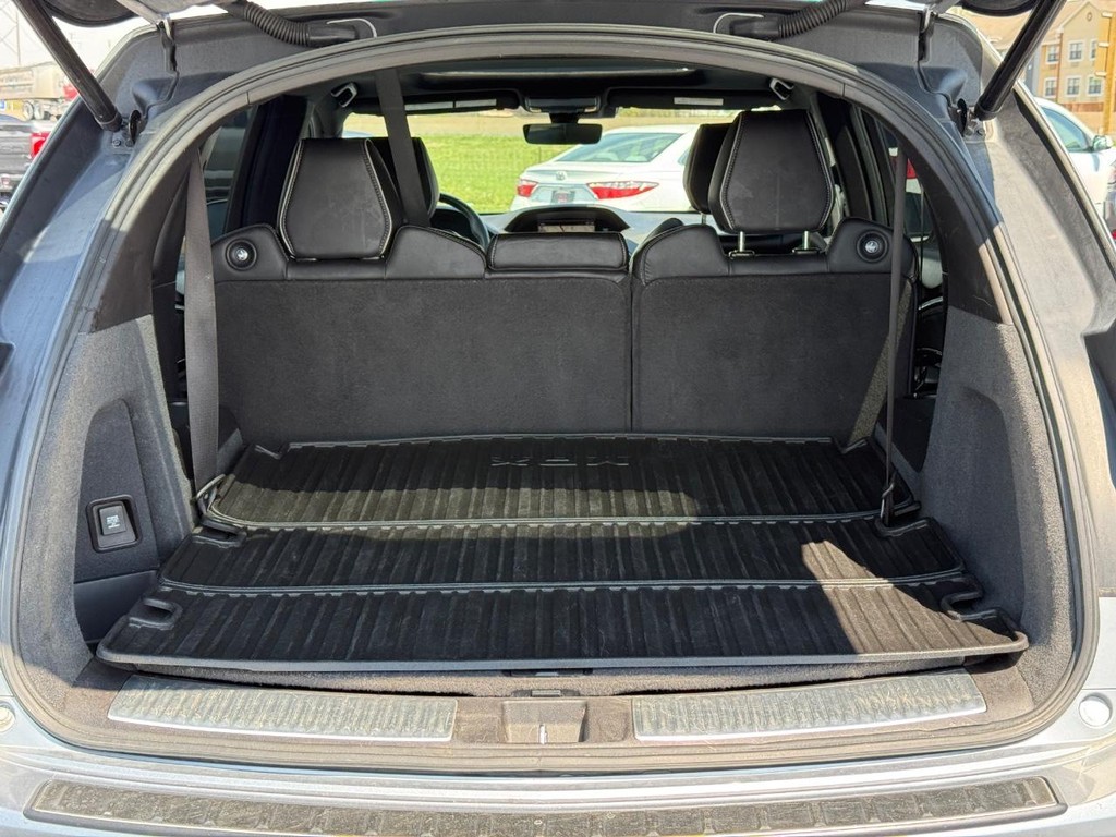 Acura MDX Vehicle Full-screen Gallery Image 06
