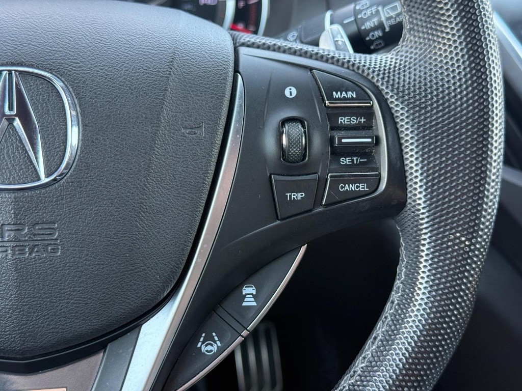 Acura MDX Vehicle Full-screen Gallery Image 17