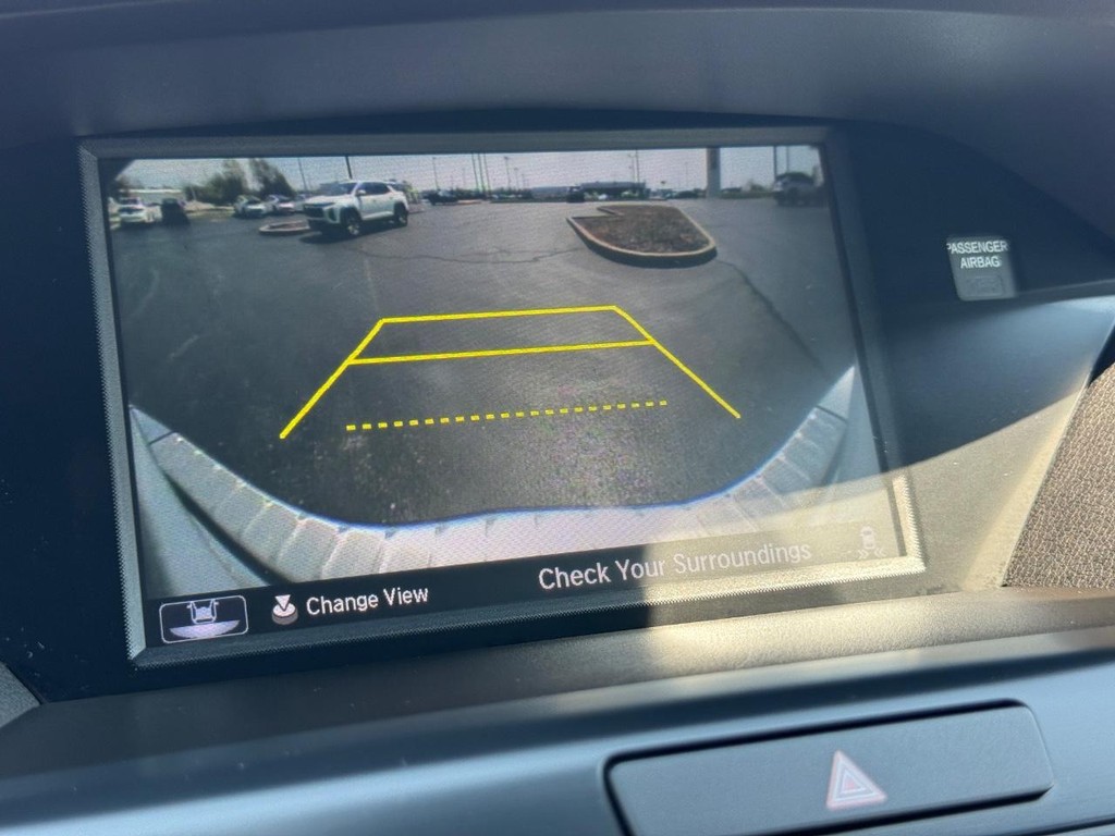 Acura MDX Vehicle Full-screen Gallery Image 19