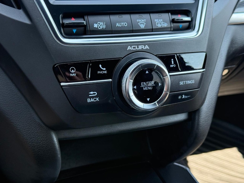 Acura MDX Vehicle Full-screen Gallery Image 21