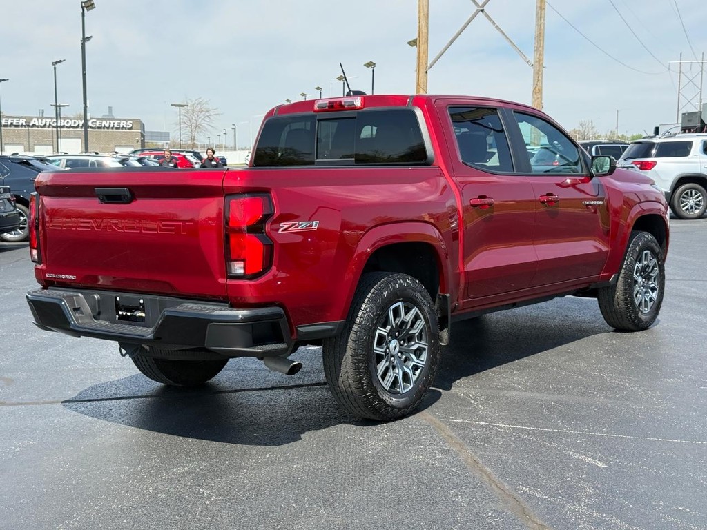 Chevrolet Colorado Vehicle Full-screen Gallery Image 03