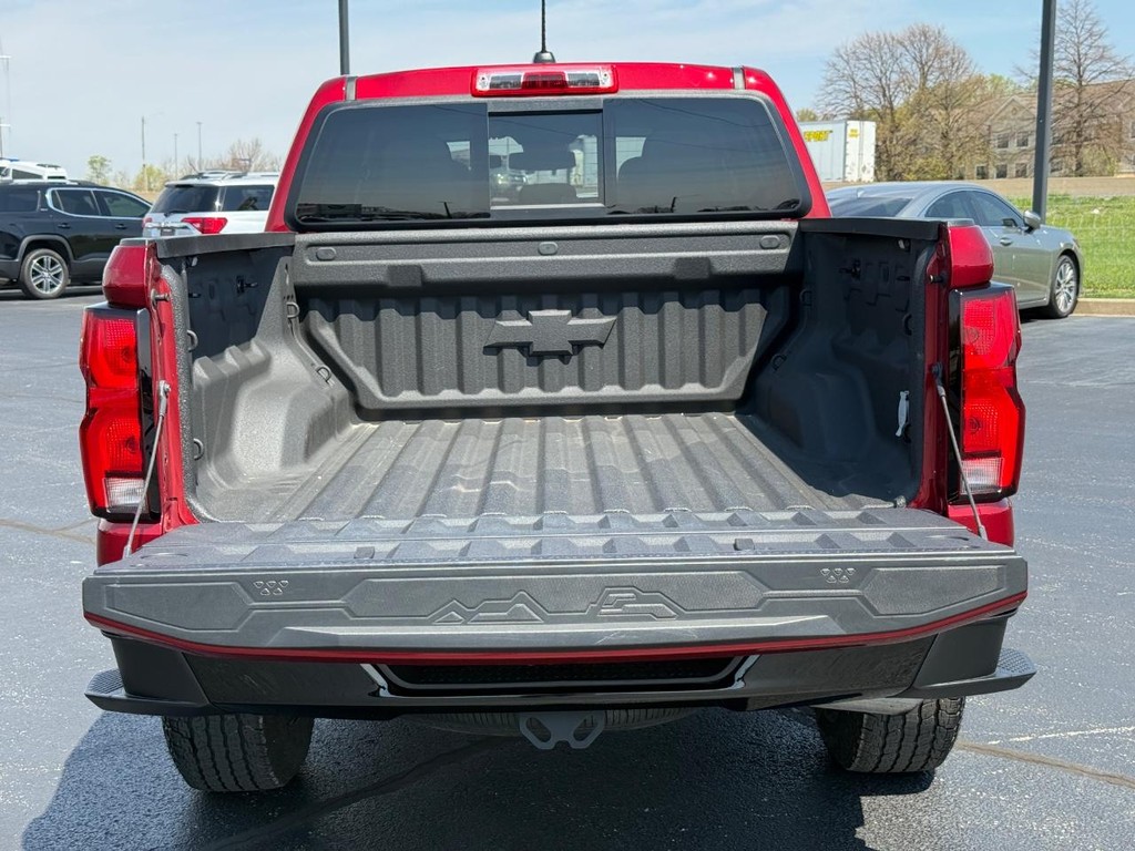 Chevrolet Colorado Vehicle Full-screen Gallery Image 06
