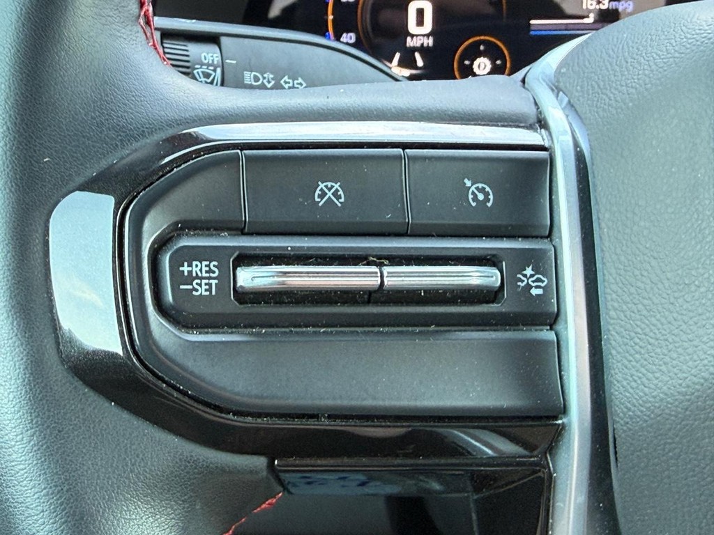 Chevrolet Colorado Vehicle Full-screen Gallery Image 13