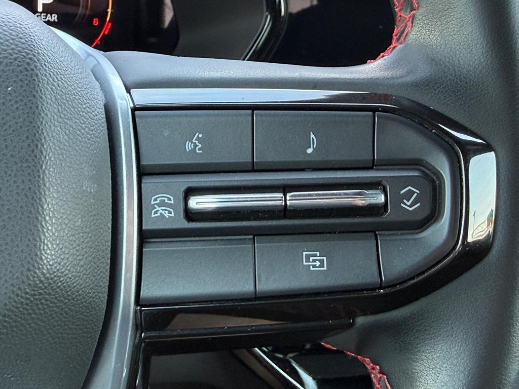 Chevrolet Colorado Vehicle Full-screen Gallery Image 14